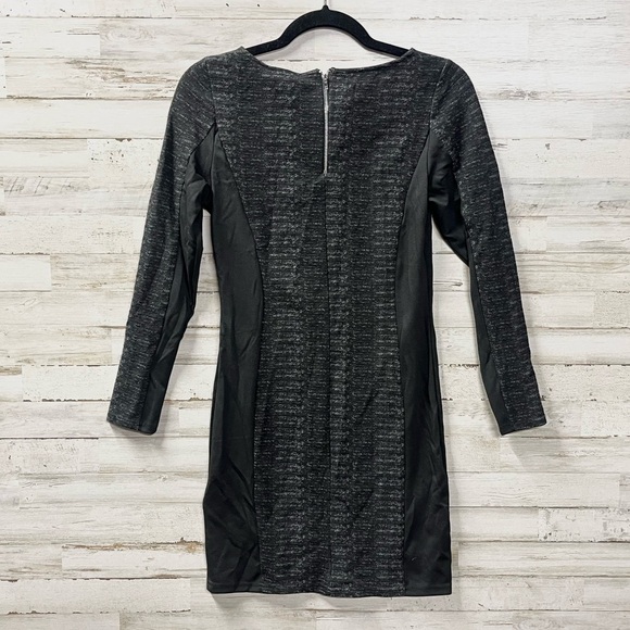 H&M Divided Black Long Sleeve Dress - Picture 6 of 8